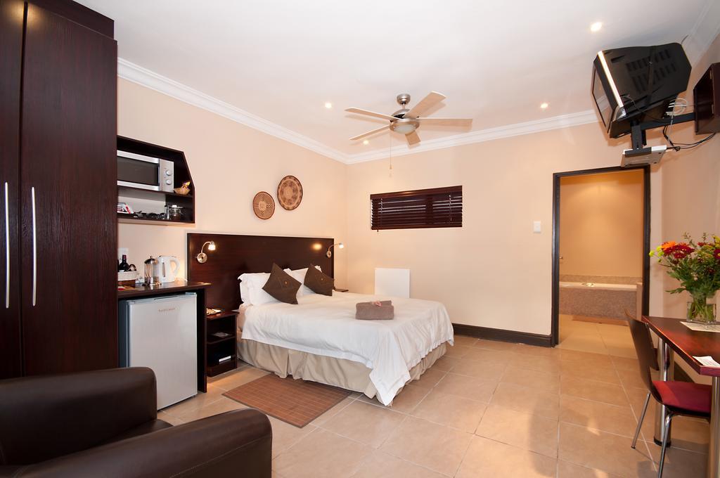 Africa Beach B&B Порт-Элизабет Экстерьер фото