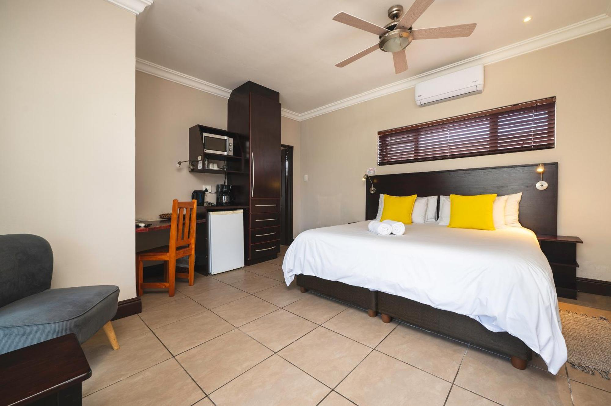 Africa Beach B&B Порт-Элизабет Экстерьер фото