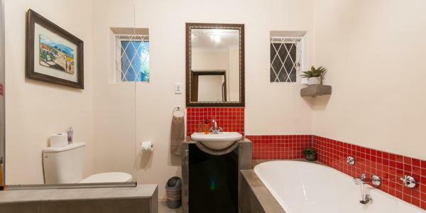 Africa Beach B&B Порт-Элизабет Экстерьер фото