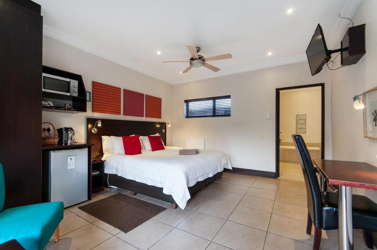 Africa Beach B&B Порт-Элизабет Экстерьер фото
